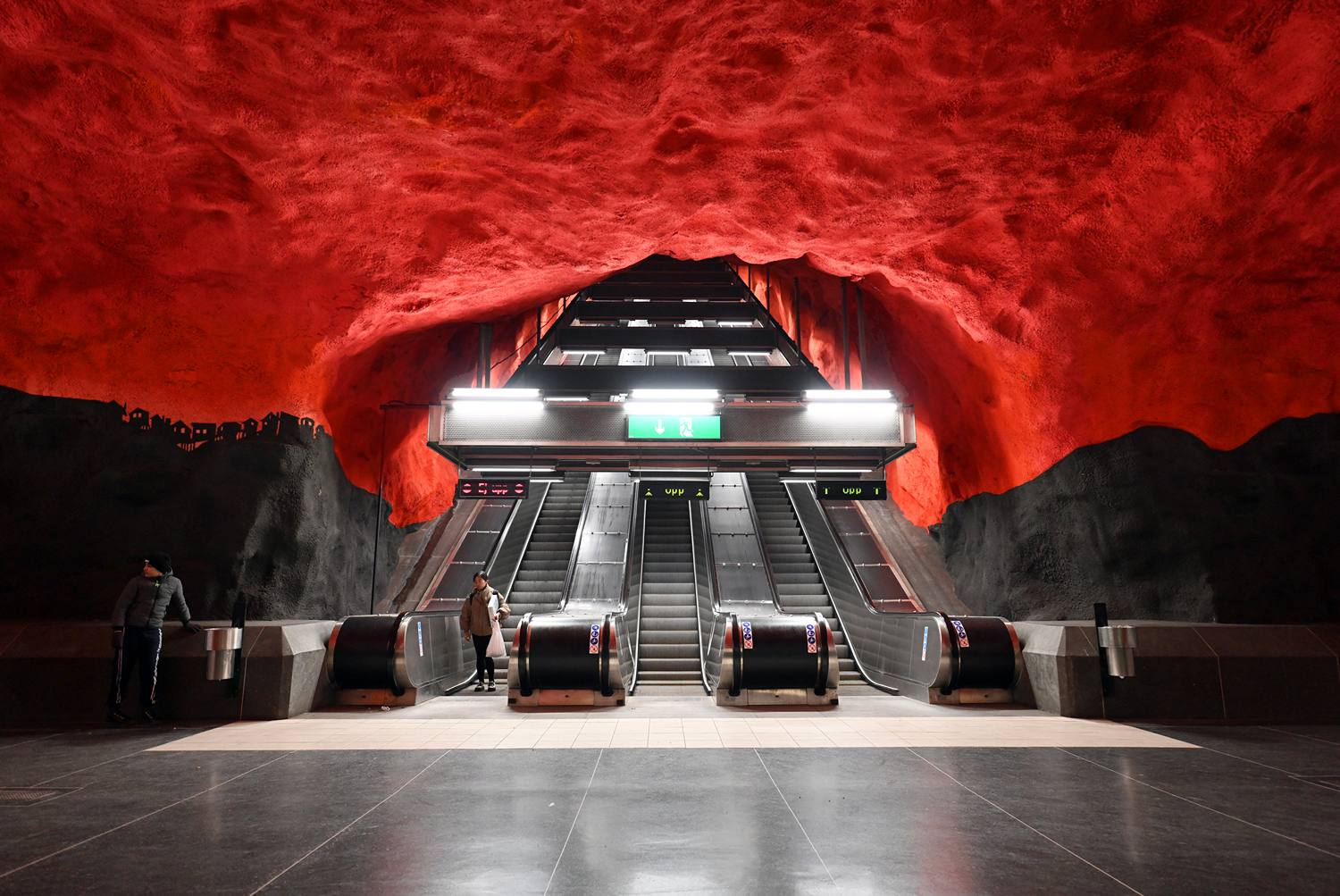 Kamila Mankiewicz Photography; Stockholm Metro Art; Stockholm Subway Art; Metro Station Stockholm; Solna Station; Photographer in Stockholm; Stockholm Photography; Photojournalism in Stockholm; News in Stockholm